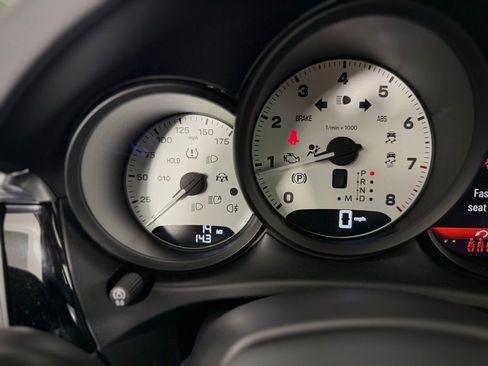 New 2026 Porsche Macan AWD/4WD image 28