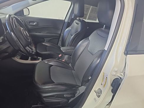 Used 2019 Jeep Compass Latitude image 17