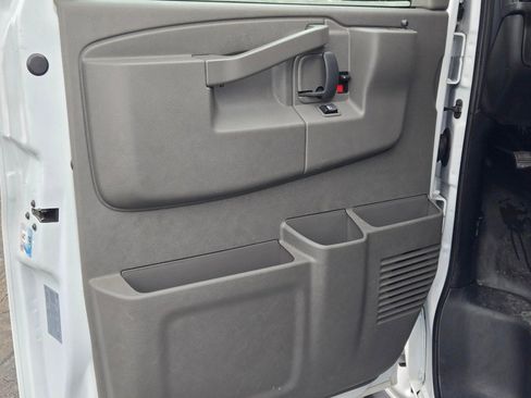 Used 2024 GMC Savana 2500 w/ Driver Convenience Package image 13