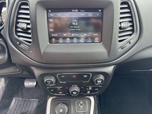 Used 2018 Jeep Compass Latitude w/ Popular Equipment Group image 13