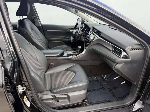 Used 2018 Toyota Camry SE image 12