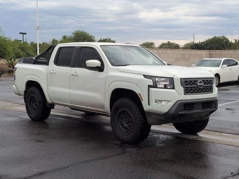 Used 2023 Nissan Frontier SV w/ SV Convenience Package AWD/4WD image 3