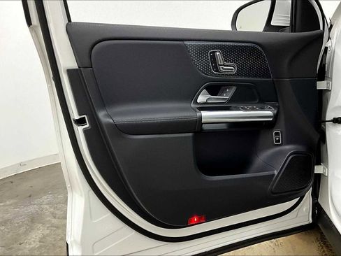 Certified 2025 Mercedes-Benz GLA 250 image 10