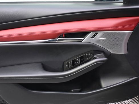 Certified 2025 MAZDA MAZDA3 Hatchback w/Premium Plus Pkg image 22