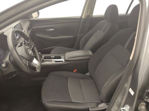Used 2024 Nissan Sentra SV FWD image 17