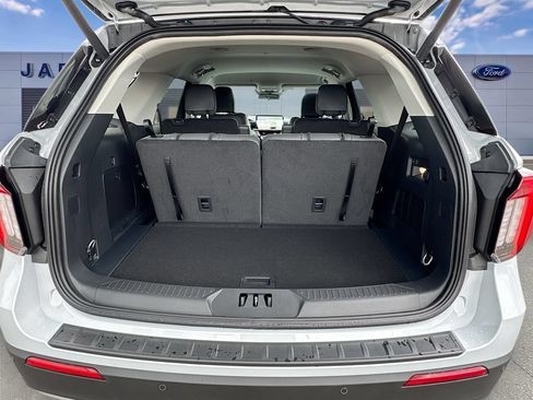 New 2026 Ford Explorer Active w/ Active Comfort Package RWD image 28