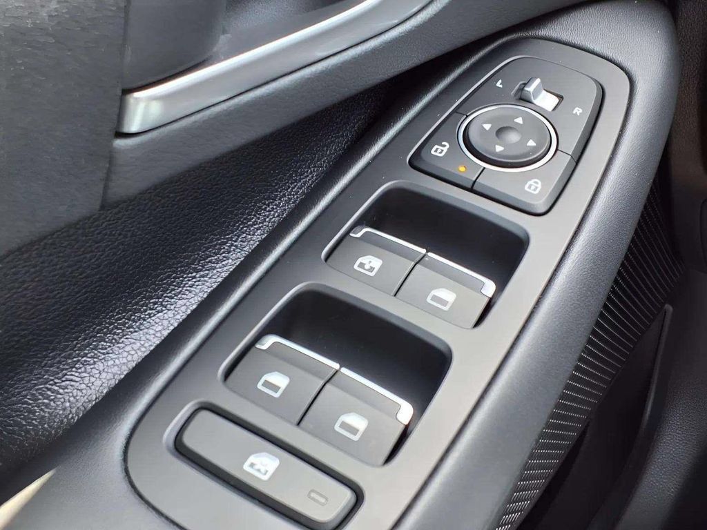 Used 2026 Hyundai Sonata SE FWD image 14