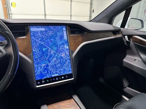Used 2019 Tesla Model X Long Range AWD/4WD image 29