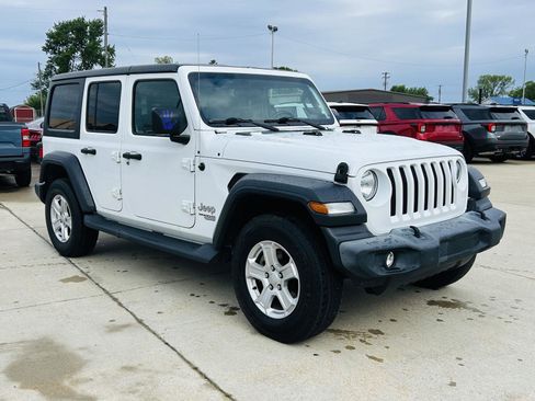Used 2019 Jeep Wrangler Unlimited Sport S AWD/4WD image 2