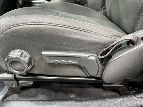 Used 2022 Jeep Wrangler Rubicon image 12