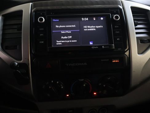 Used 2015 Toyota Tacoma PreRunner image 20