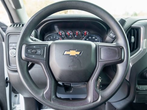 Used 2021 Chevrolet Silverado 1500 Custom image 10