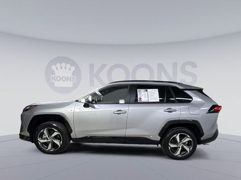 Used 2024 Toyota RAV4 SE image 8