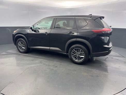 Used 2024 Nissan Rogue S image 4