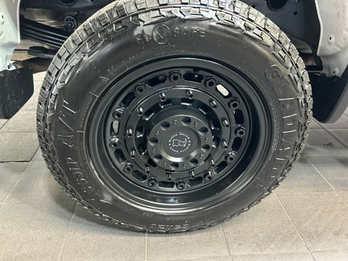 Used 2023 Chevrolet Silverado 2500 Custom w/ Custom Value Package AWD/4WD image 3