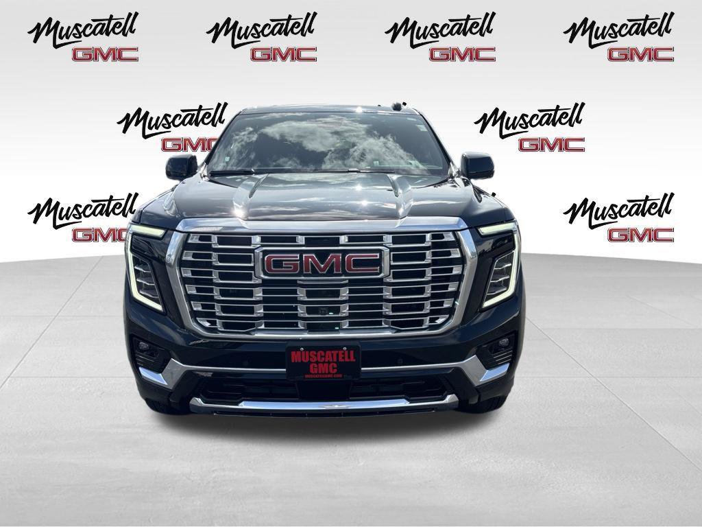 Used 2026 GMC Yukon Denali w/ Sun & Power Step Package AWD/4WD image 9