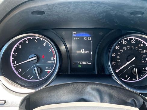 Used 2024 Toyota Camry SE FWD image 19