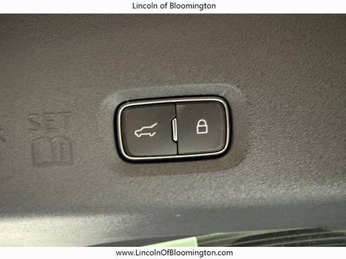 New 2026 Lincoln Navigator Reserve AWD/4WD image 32