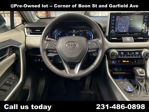 Used 2020 Toyota RAV4 Limited AWD/4WD image 17