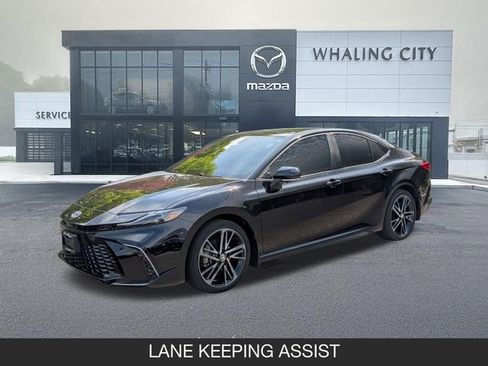 Used 2025 Toyota Camry XSE w/ Premium Plus Package AWD/4WD image 3
