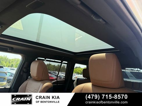 Used 2025 Lexus GX 550 w/ Accessory Package (2T) AWD/4WD image 19