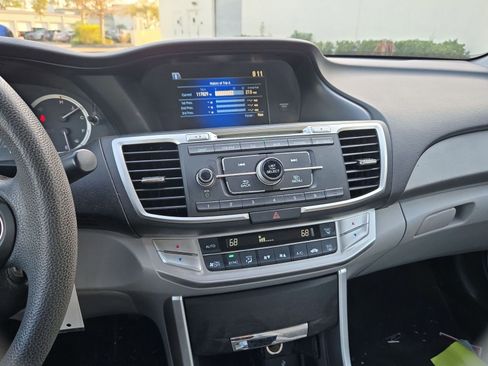 Used 2013 Honda Accord LX image 18