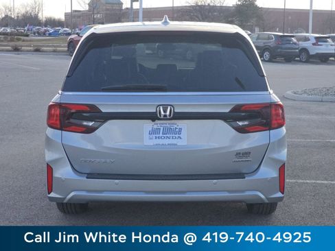 New 2026 Honda Odyssey Touring image 17