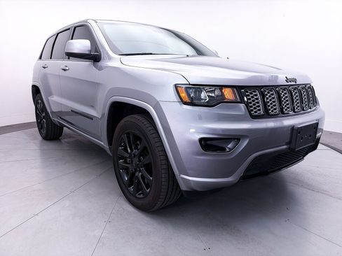 Used 2021 Jeep Grand Cherokee Laredo X AWD/4WD image 11