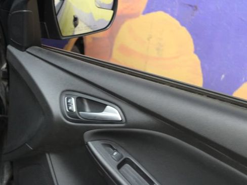 Used 2016 Ford Focus SE FWD image 11