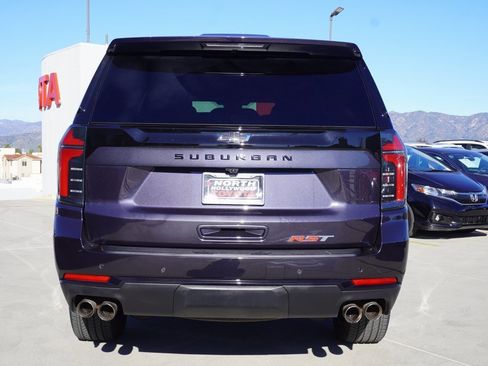 Used 2025 Chevrolet Suburban RST image 6