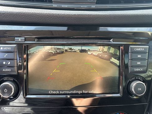 Used 2020 Nissan Rogue S image 22