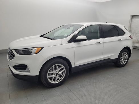 Used 2024 Ford Edge SEL image 2