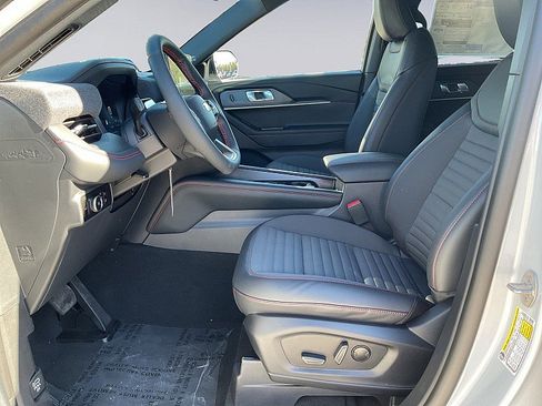 New 2026 Ford Explorer ST-Line w/ ST-Line Street Pack image 6