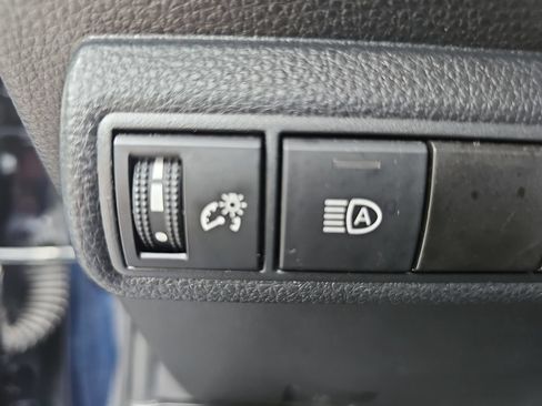 Used 2021 Toyota Corolla LE FWD image 21
