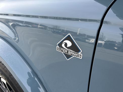 Used 2023 Ford Bronco Outer Banks image 11