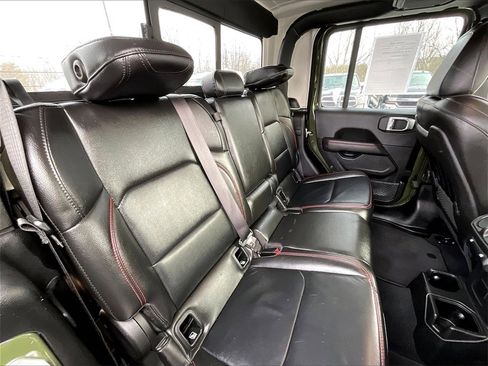 Used 2022 Jeep Gladiator Rubicon w/ Cold Weather Group image 15