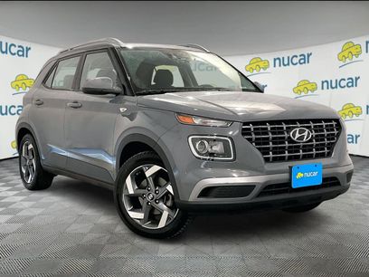 Used 2022 Hyundai Venue SEL w/ Cargo Package