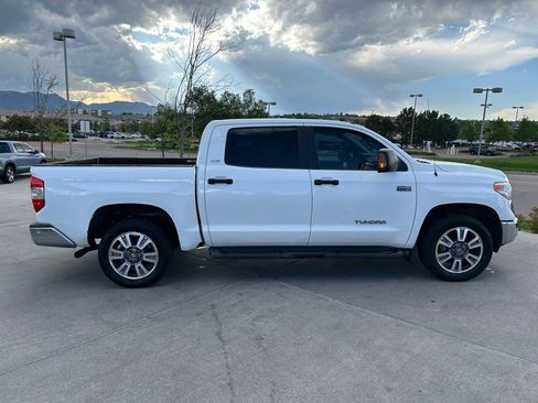 Used 2017 Toyota Tundra SR5 w/ SR5 Upgrade Package AWD/4WD image 9