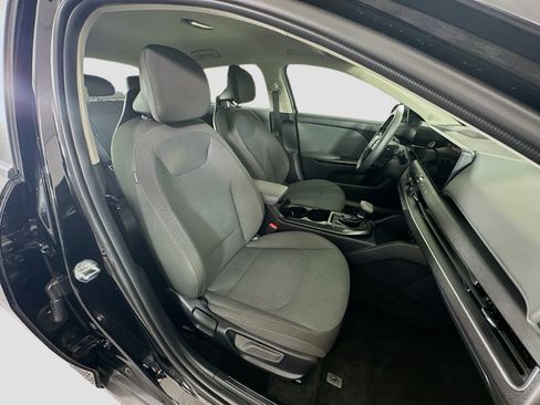 Used 2025 Kia K4 FWD image 29