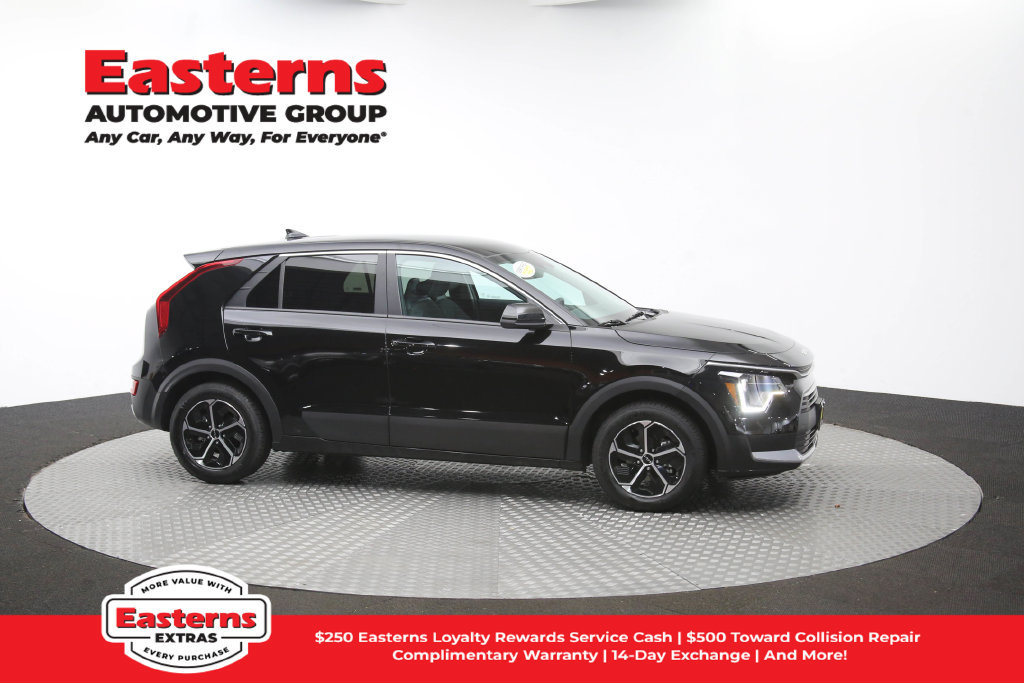 Used 2025 Kia Niro LX FWD image 45