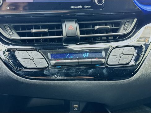 Used 2021 Toyota C-HR XLE image 12