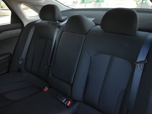 Used 2023 Kia K5 LXS image 16