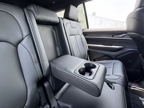 New 2025 Jeep Grand Cherokee L Limited w/ Black Appearance Package image 22