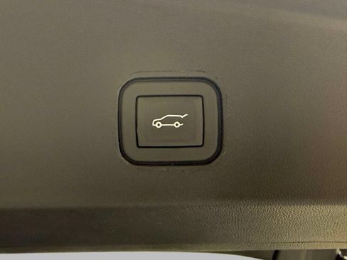 Used 2026 Cadillac Lyriq Luxury w/ LPO, Floor Liner Package AWD/4WD image 18