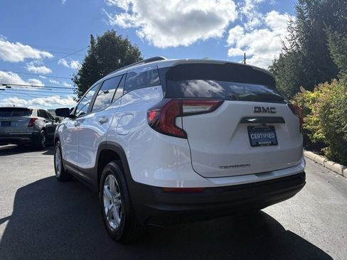 Certified 2022 GMC Terrain SLE w/ Driver Convenience Package image 3
