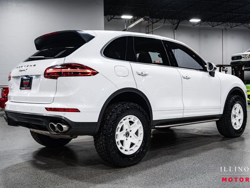 Used 2016 Porsche Cayenne S AWD/4WD image 5