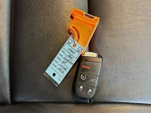 Used 2022 Jeep Grand Cherokee Limited w/ Tech Group image 34