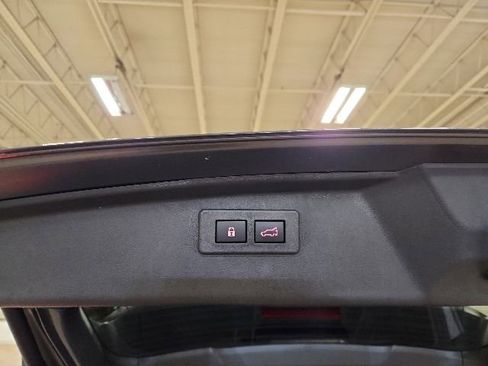 Used 2025 Subaru Outback Limited AWD/4WD image 28