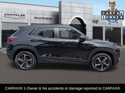 Used 2021 Chevrolet TrailBlazer RS w/ Sun and Liftgate Package AWD/4WD image 2