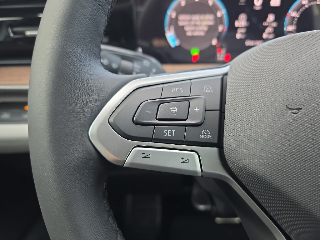 New 2027 Volkswagen Atlas SEL R-Line AWD/4WD image 18